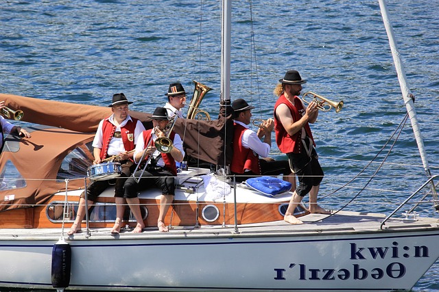 尤其是在即 尤其是在即